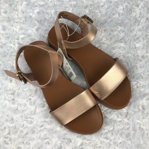 Universal Thread Nyla Rose Gold Sandals Size 6